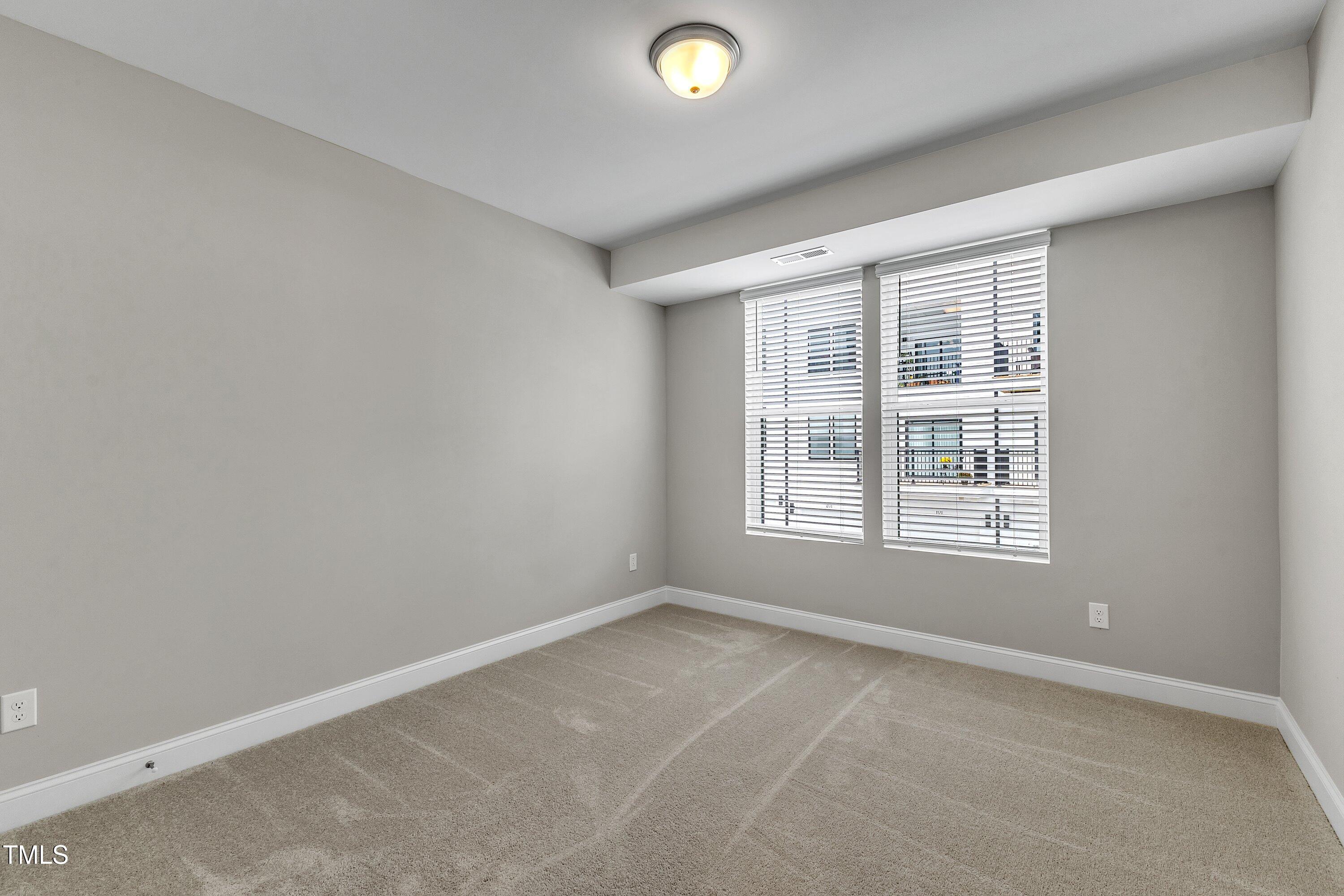 1226 Coach Sta Alley, Unit 101 Raleigh, NC 27601 - Photo 23 of 32 27