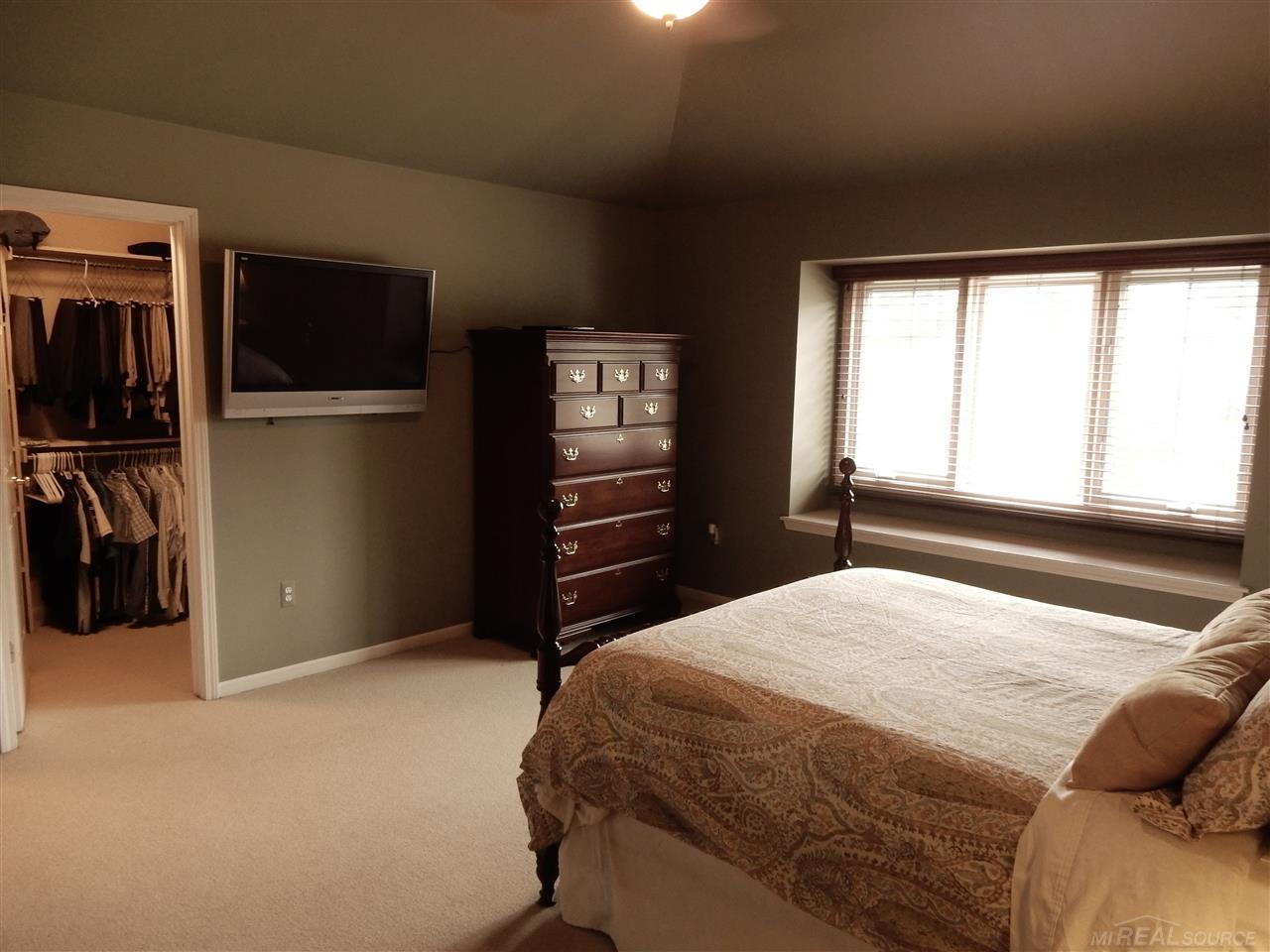 2007 Peterwood Rochester Hills, MI 48307 - Photo 24 of 40