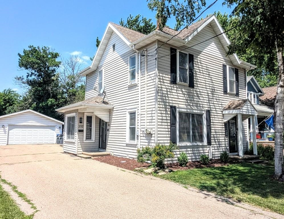 232 4th Street Neenah, WI 54956 - Photo 2 of 35