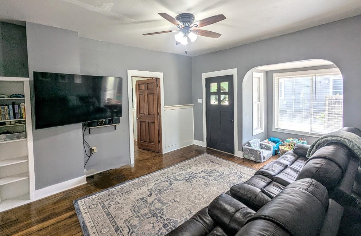 232 4th Street Neenah, WI 54956 - Photo 3 of 35