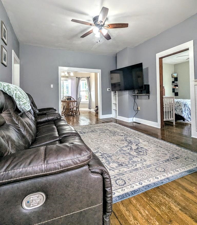 232 4th Street Neenah, WI 54956 - Photo 5 of 35