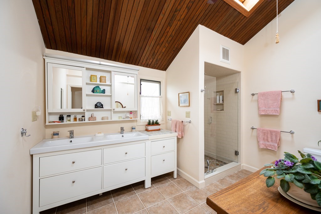 31 Poplar Road Quincy, MA 02169 - Photo 18 of 35 Gallery Image 18