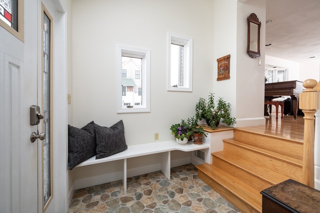 31 Poplar Road Quincy, MA 02169 - Photo 5 of 35 Gallery Image 5