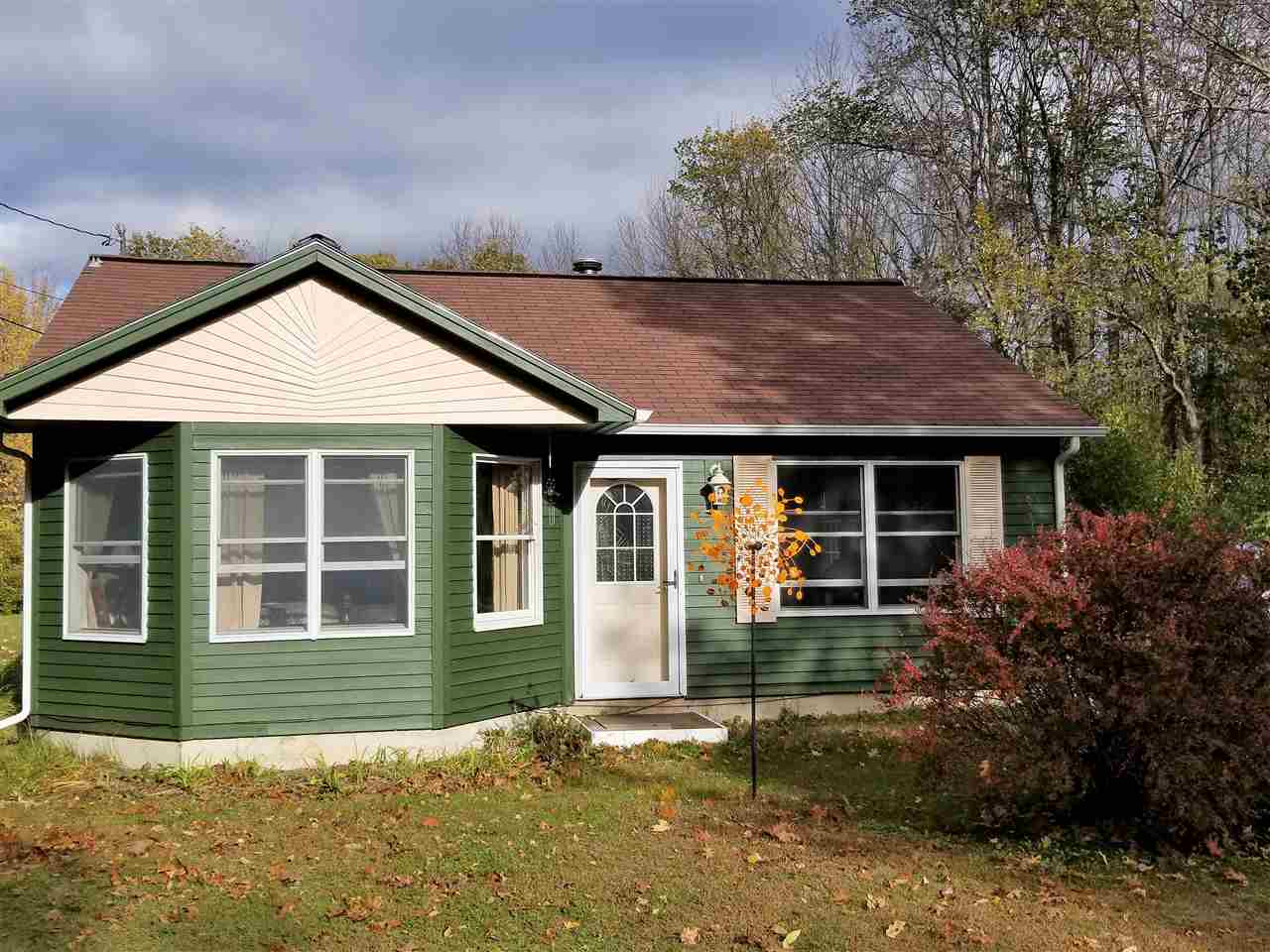 31 Crown Point Road Rochester, NH 03867 - Photo 1 of 14