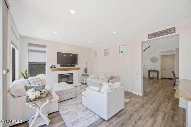 11111 Terraceridge Road Moorpark, CA 93021 - Photo 9 of 44 11111 Terraceridge Rd Moorpark-small-017