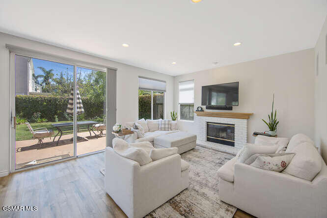 11111 Terraceridge Road Moorpark, CA 93021 - Photo 10 of 44 11111 Terraceridge Rd Moorpark-small-016