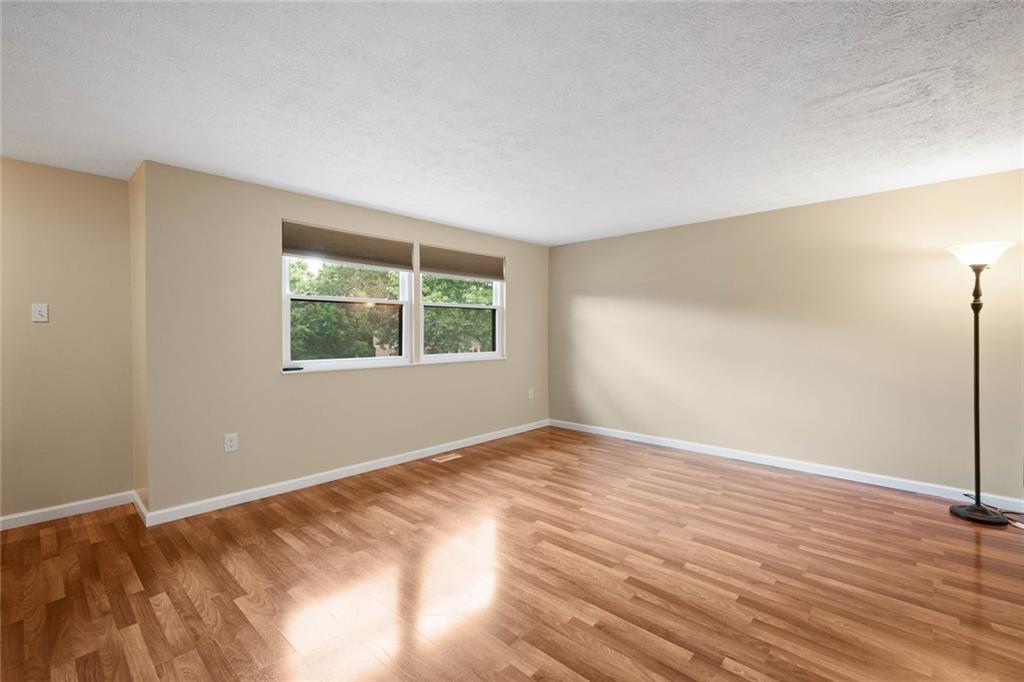 3125 Laurel Ridge Circle Bridgeville, PA 15017 - Photo 4 of 35