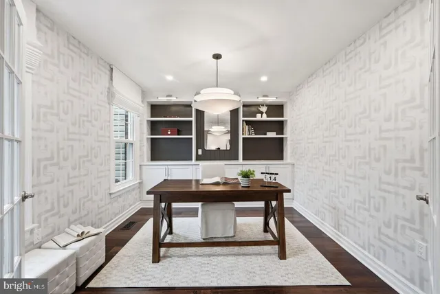 $990,000 | 5918 Oakland Park Drive, Burke, VA 22015