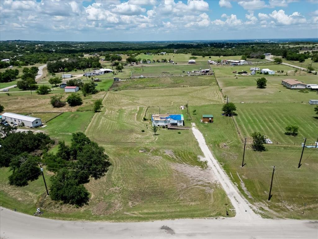108 Lelon Lane Springtown, TX 76082 - Photo 2 of 20