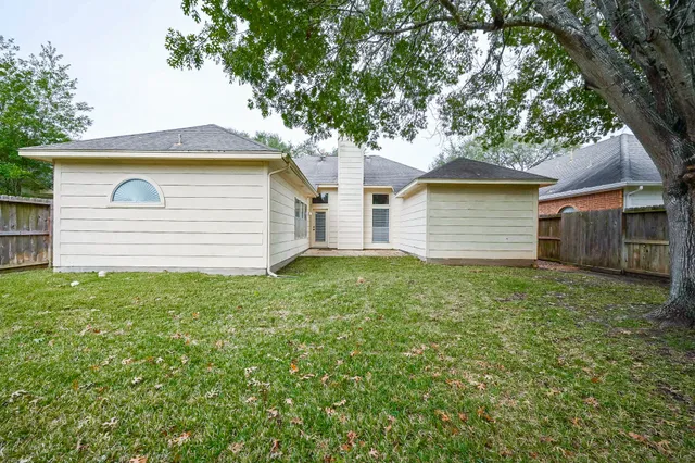 $2,200 | 4606 Topaz Trail Drive, Sugar Land, TX 77479