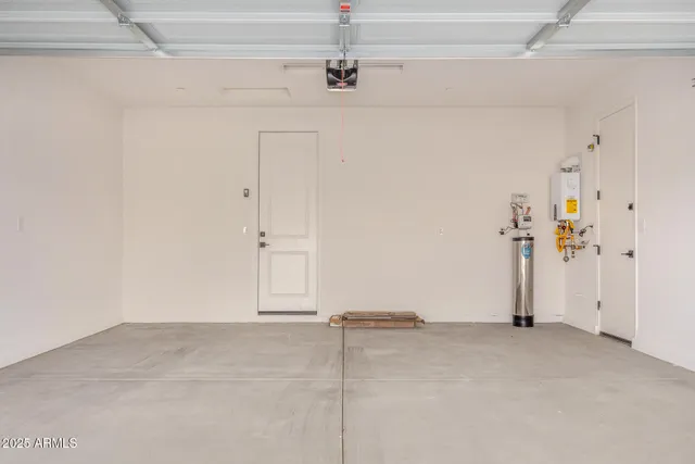 $2,495 | 21301 West Roanoke Avenue, Buckeye, AZ 85396