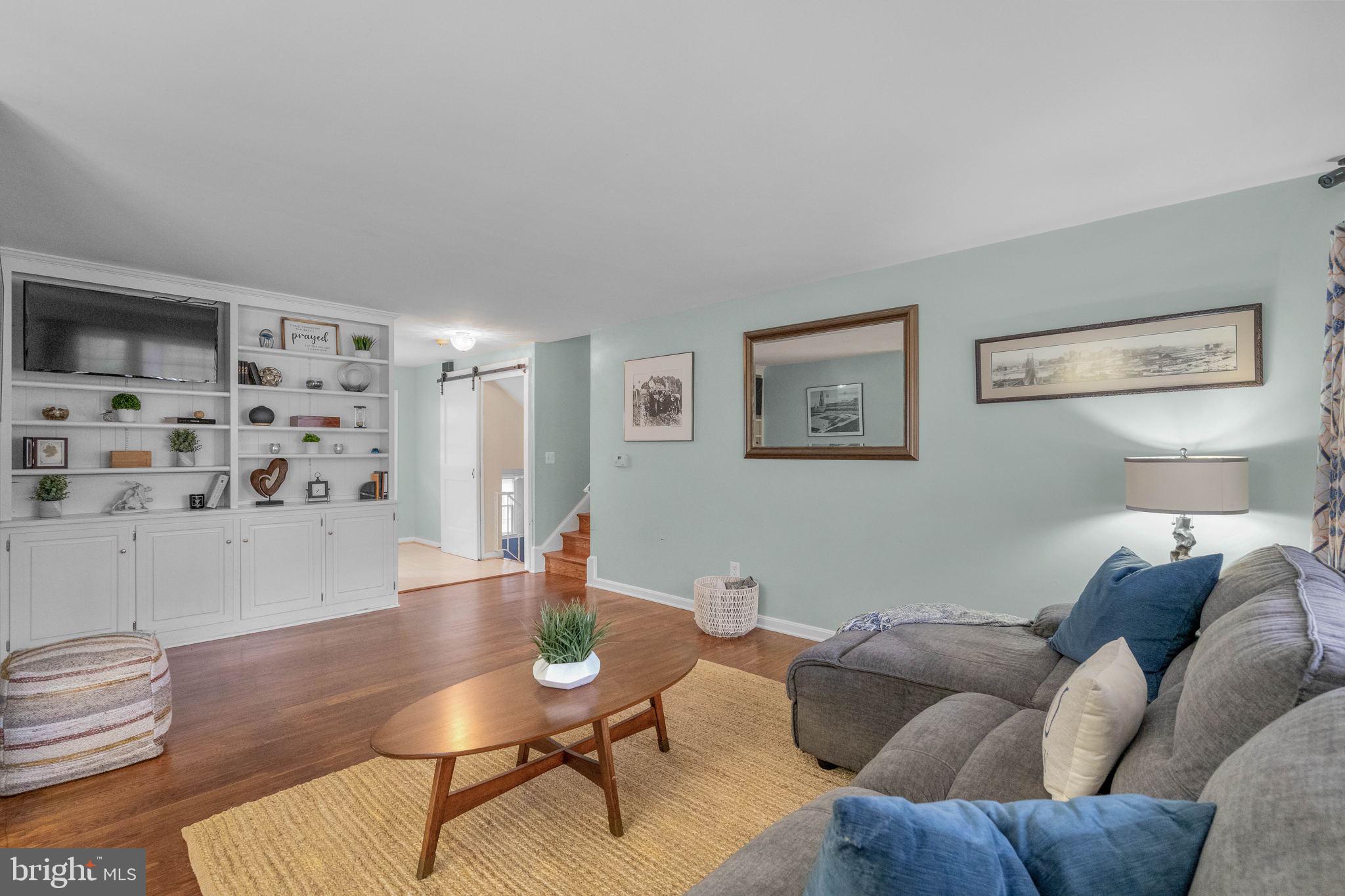 7625 Miller Fall Road Derwood, MD 20855 - Photo 8 of 48 Large living area