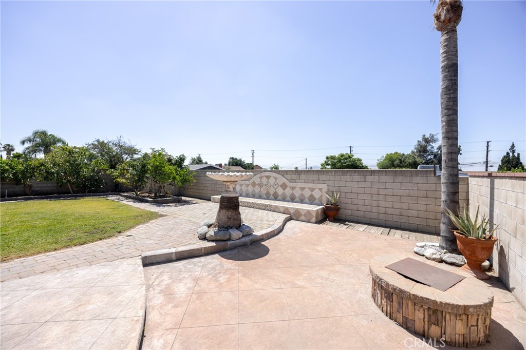 15045 Spring Street Fontana, CA 92335 - Photo 33 of 36