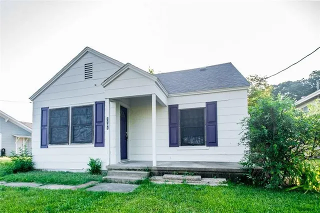 $1,680 | 1101 Collier Street, Denton, TX 76201