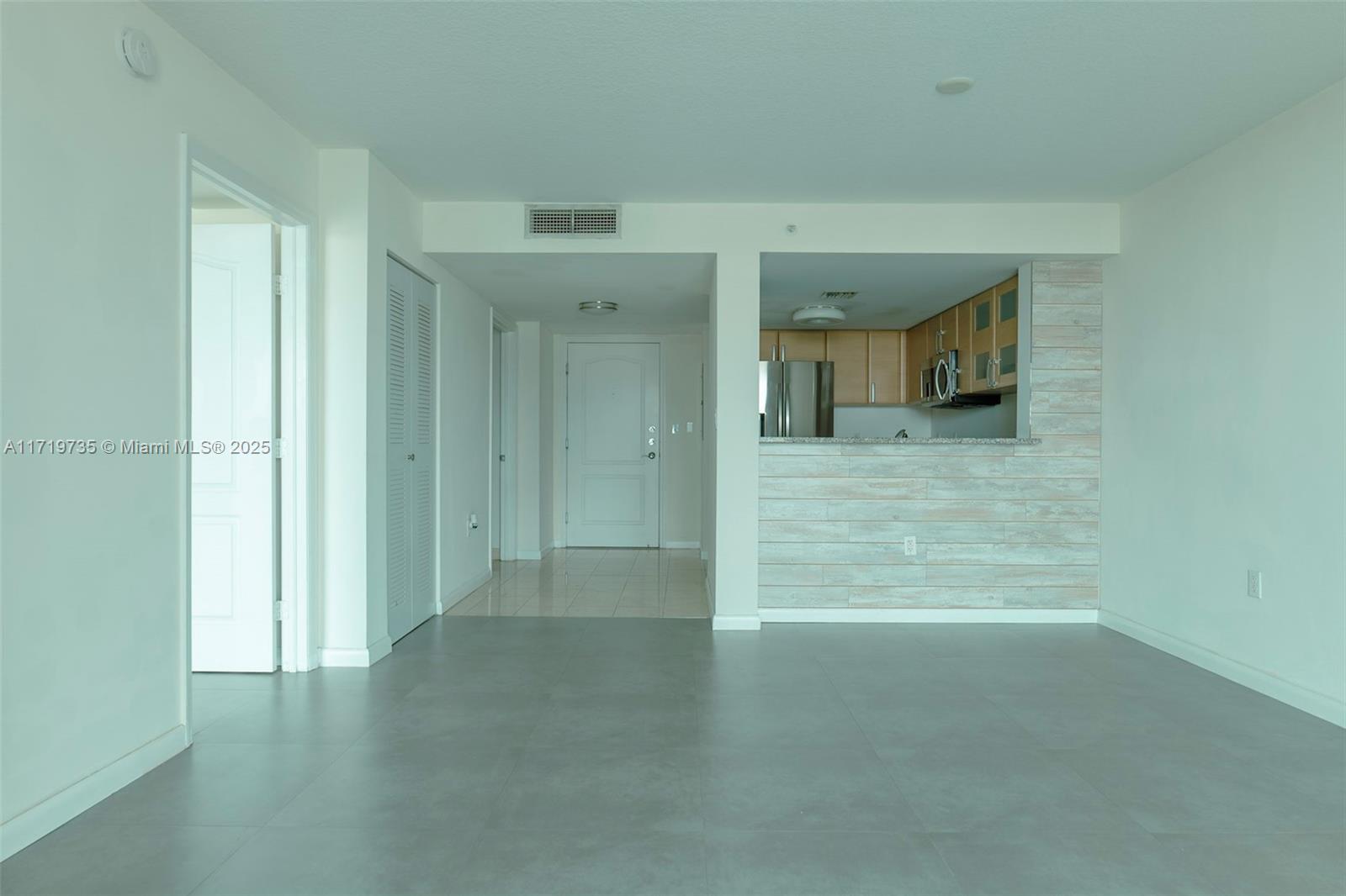 2101 Brickell Avenue, Unit 2103 Miami, FL 33129 - Photo 6 of 35 a view of a hallway