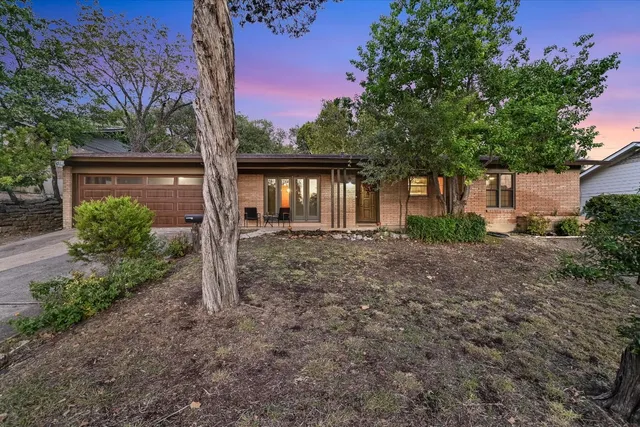 $759,900 | 5723 Highland Hills Drive, Austin, TX 78731
