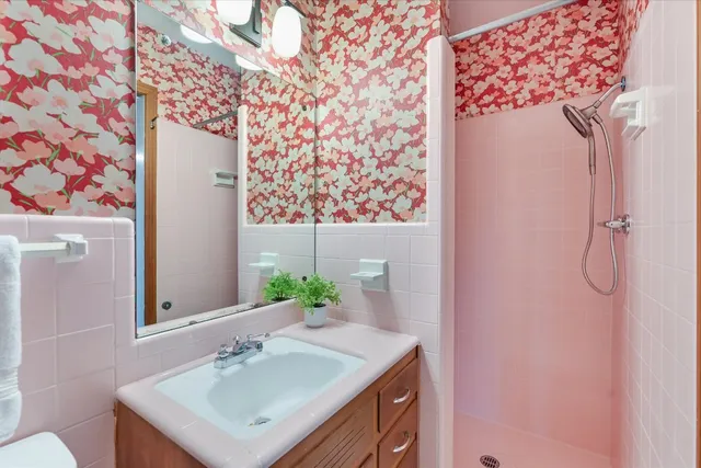 $759,900 | 5723 Highland Hills Drive, Austin, TX 78731