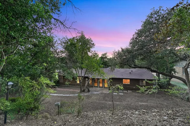 $759,900 | 5723 Highland Hills Drive, Austin, TX 78731