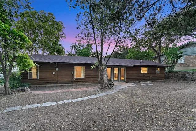 $759,900 | 5723 Highland Hills Drive, Austin, TX 78731