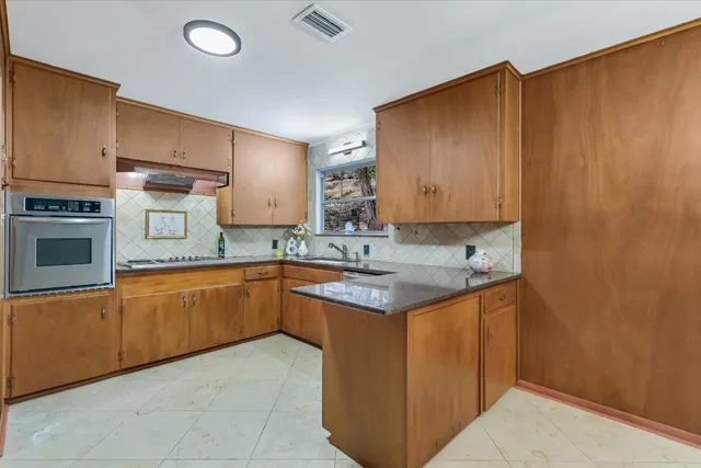 $759,900 | 5723 Highland Hills Drive, Austin, TX 78731