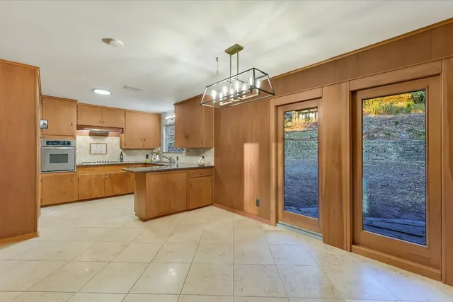 $759,900 | 5723 Highland Hills Drive, Austin, TX 78731