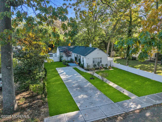 $4,500 | 185 Elmwood Road, Oakhurst, NJ 07755