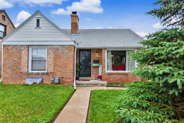 $224,000 | 4040 North 49th Street, Milwaukee, WI 53216