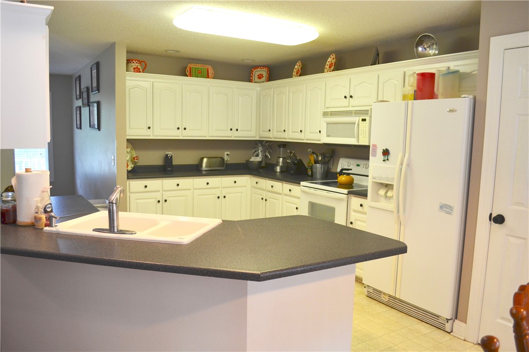 137 Ridgeland Drive Six Mile, SC 29682 - Photo 5 of 19 Gallery Image 5