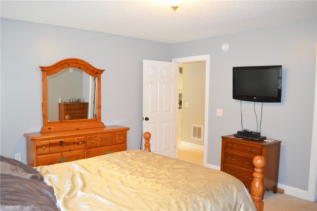 137 Ridgeland Drive Six Mile, SC 29682 - Photo 10 of 19 Gallery Image 10