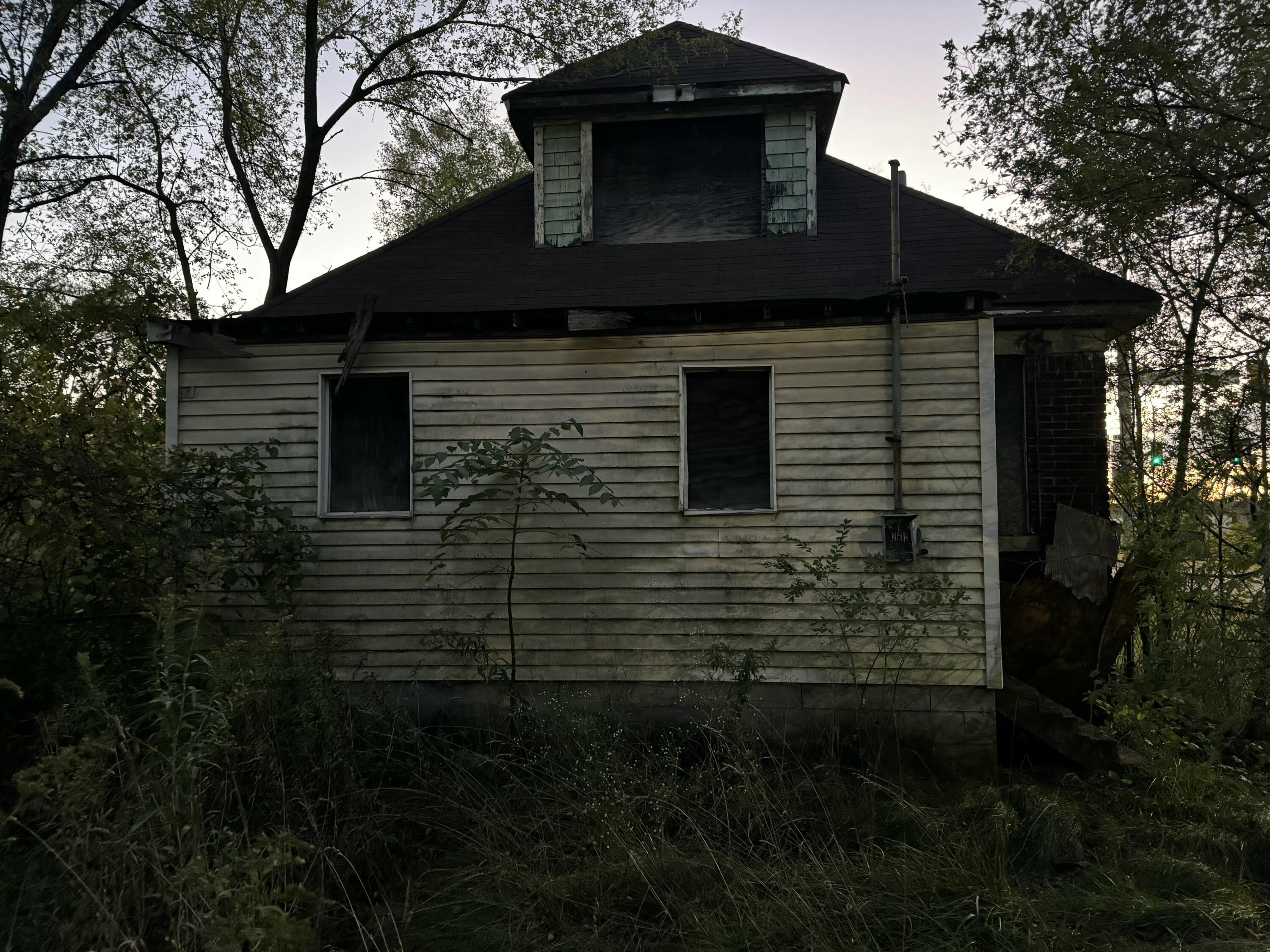 405 Bridge Street Gary, IN 46404 - Photo 4 of 7 3000x2250