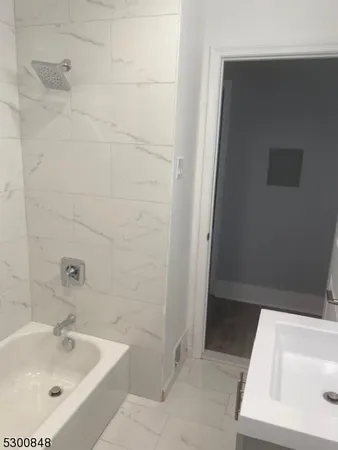 $3,000 | 56 Maple Avenue, Unit 1, Montclair, NJ 07042
