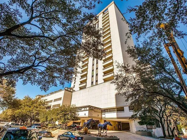 $457,900 | 5909 Luther Lane, Unit 1902, Dallas, TX 75225