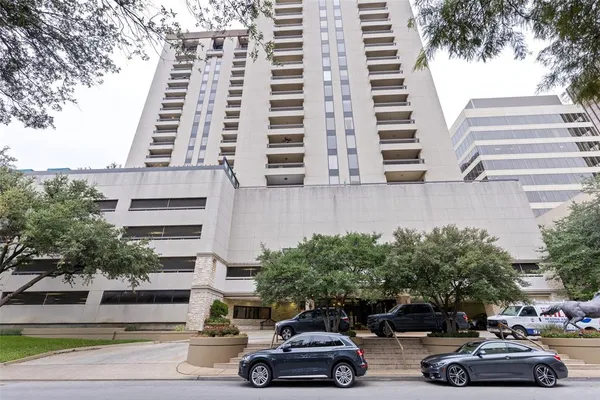 $457,900 | 5909 Luther Lane, Unit 1902, Dallas, TX 75225