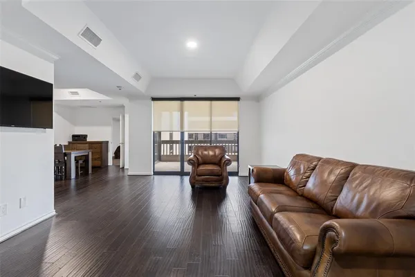 $457,900 | 5909 Luther Lane, Unit 1902, Dallas, TX 75225
