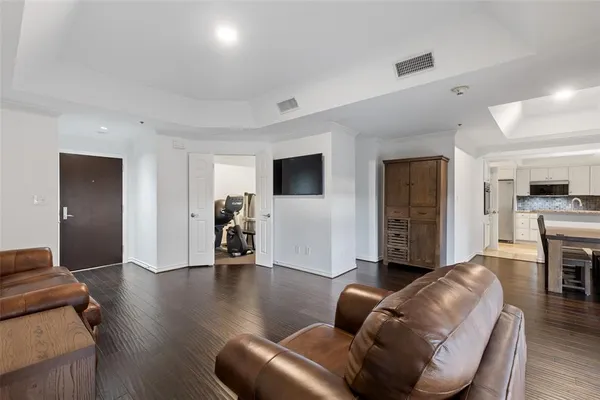 $457,900 | 5909 Luther Lane, Unit 1902, Dallas, TX 75225
