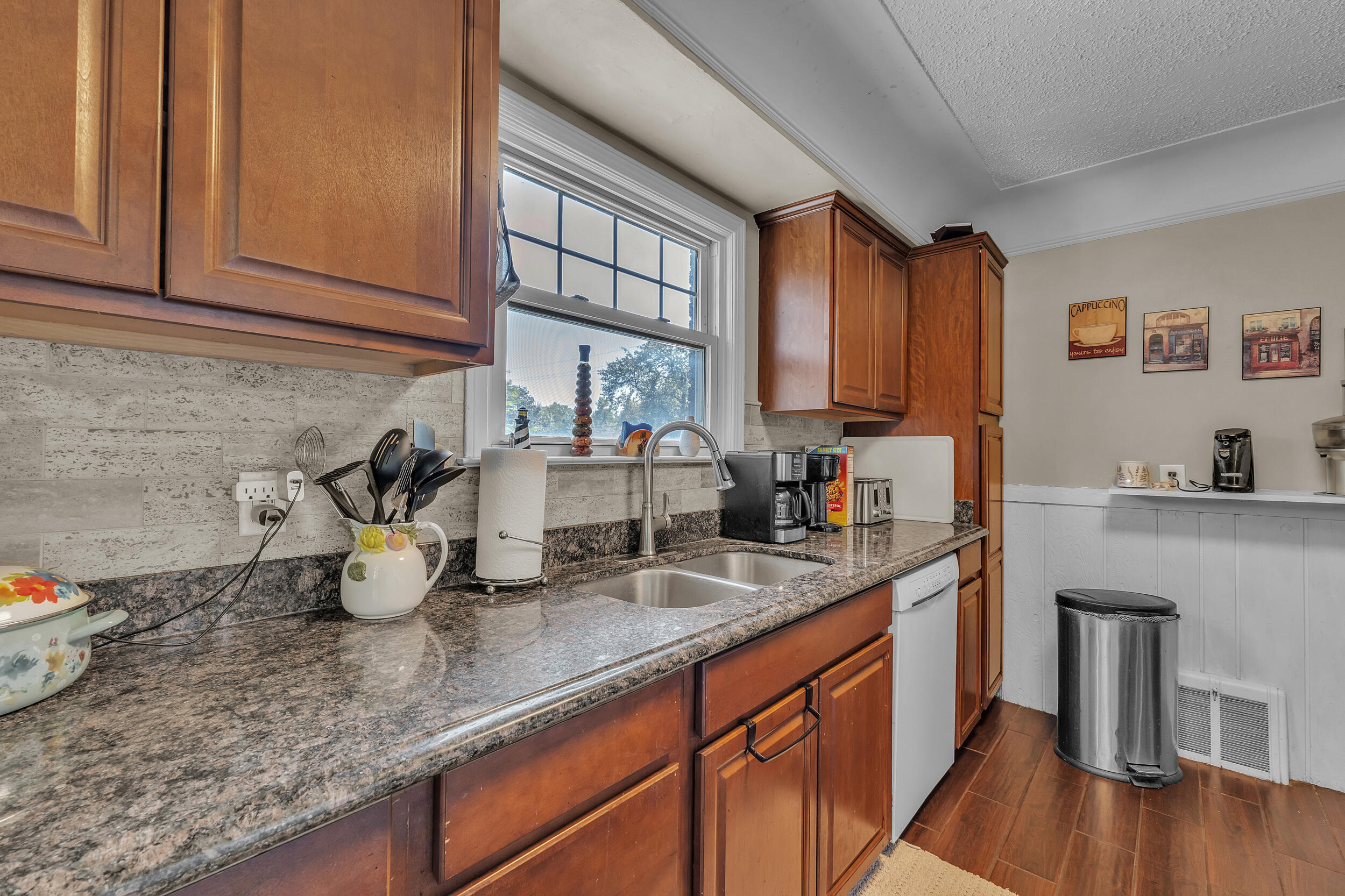 38136 Van Born Road Wayne, MI 48184 - Photo 17 of 40 van born-22