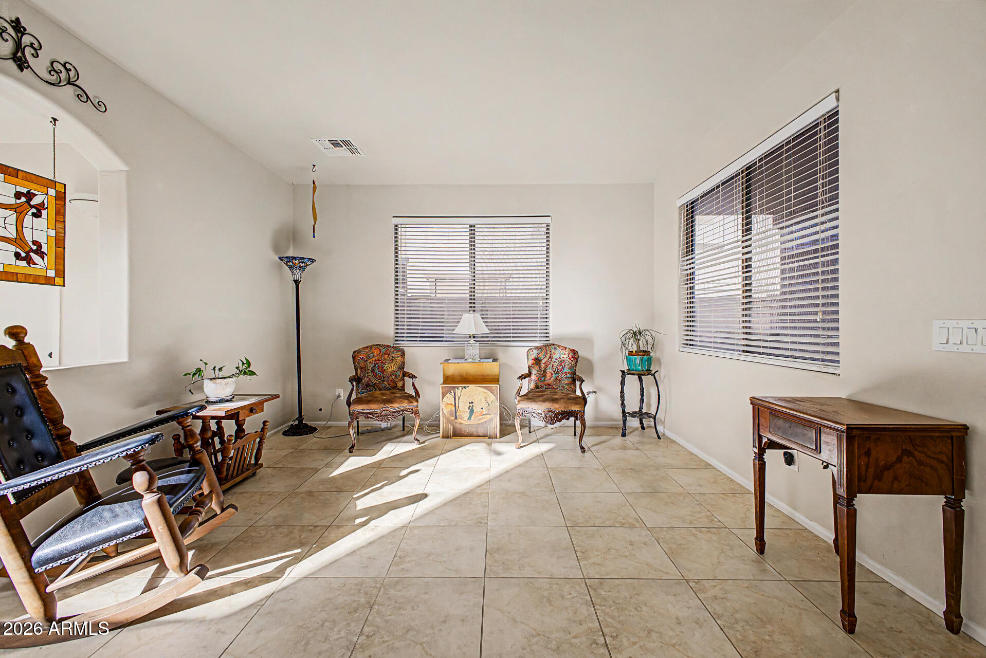 946 West Gascon Road San Tan Valley, AZ 85143 - Photo 11 of 41 Front Room
