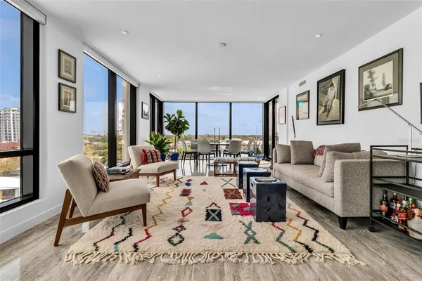 $999,000 | 707 South Gulfstream Avenue, Unit 802, Sarasota, FL 34236