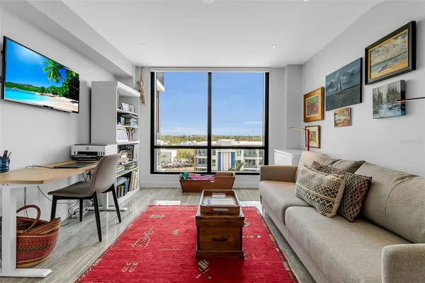 $999,000 | 707 South Gulfstream Avenue, Unit 802, Sarasota, FL 34236