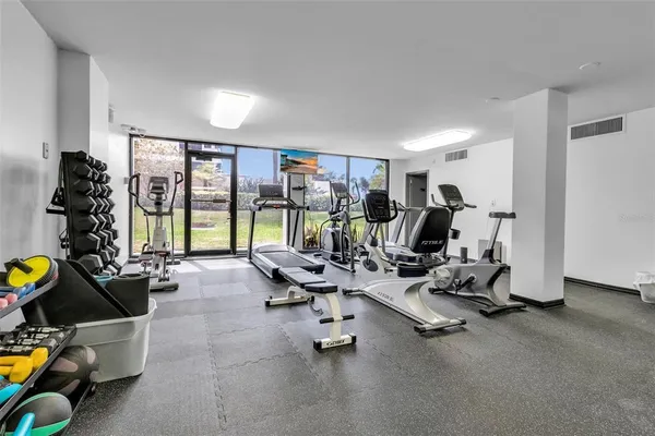 $999,000 | 707 South Gulfstream Avenue, Unit 802, Sarasota, FL 34236