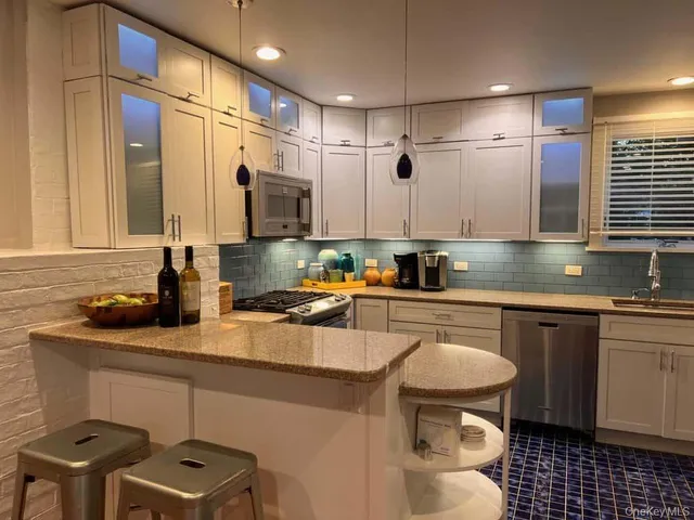 $2,150,000 | 46 Crescent Avenue, Ocean Beach, NY 11770