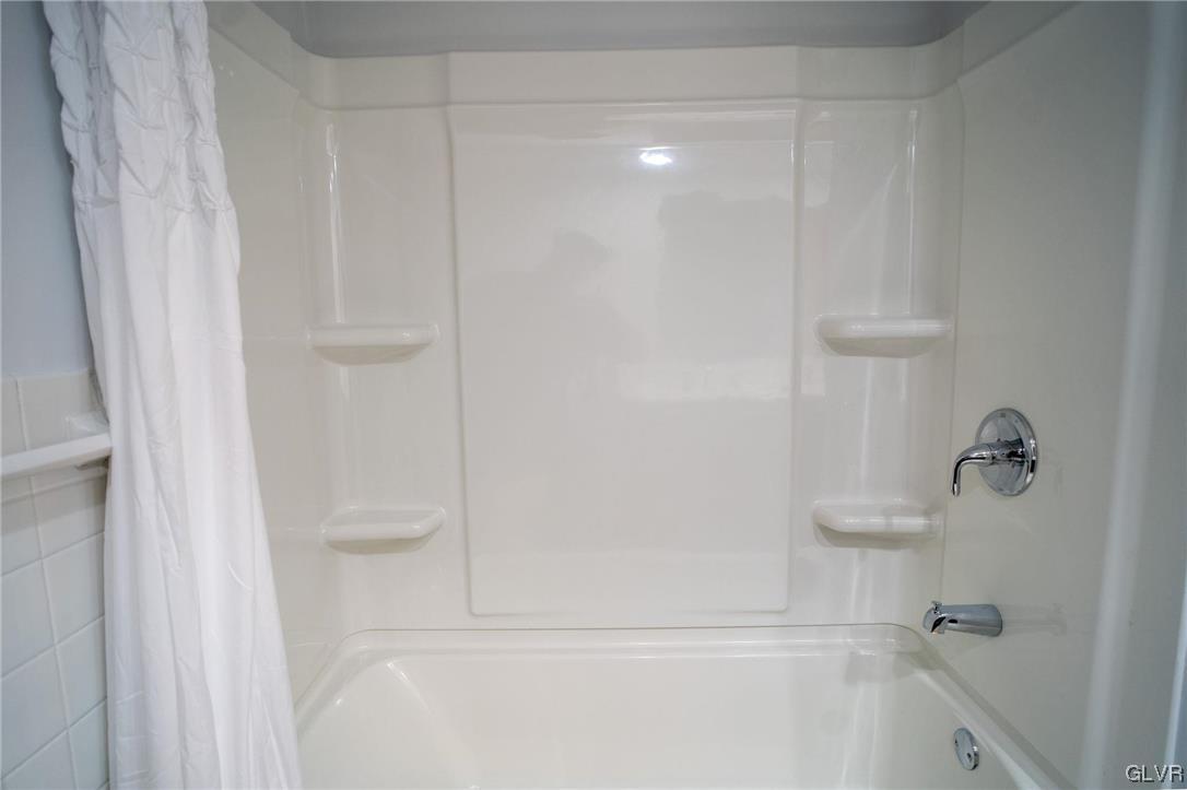 3214 Oakland Road Bethlehem, PA 18020 - Photo 15 of 27 Gallery Image 15