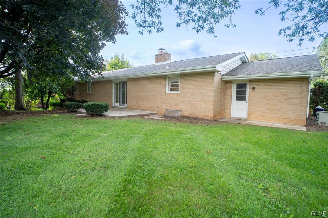 3214 Oakland Road Bethlehem, PA 18020 - Photo 4 of 27 Gallery Image 4