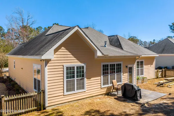 $2,600 | 311 South Brig Drive, Hampstead, NC 28443