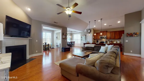 $2,600 | 311 South Brig Drive, Hampstead, NC 28443