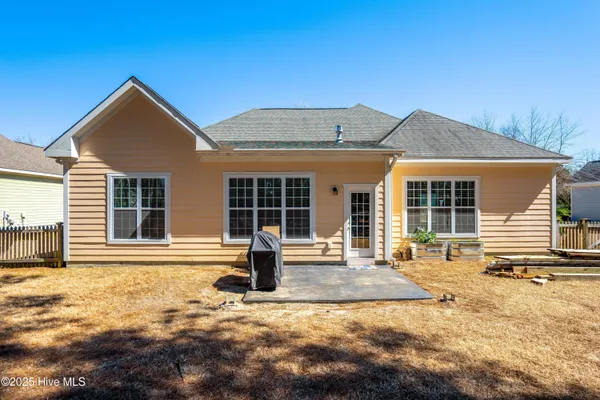 $2,600 | 311 South Brig Drive, Hampstead, NC 28443