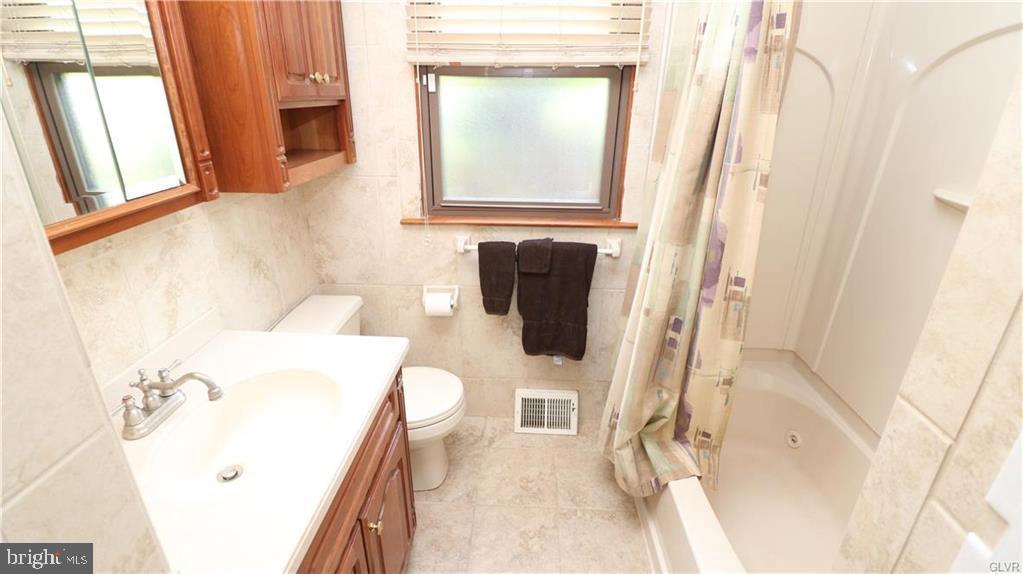 579 Panther Road Warminster, PA 18974 - Photo 9 of 13