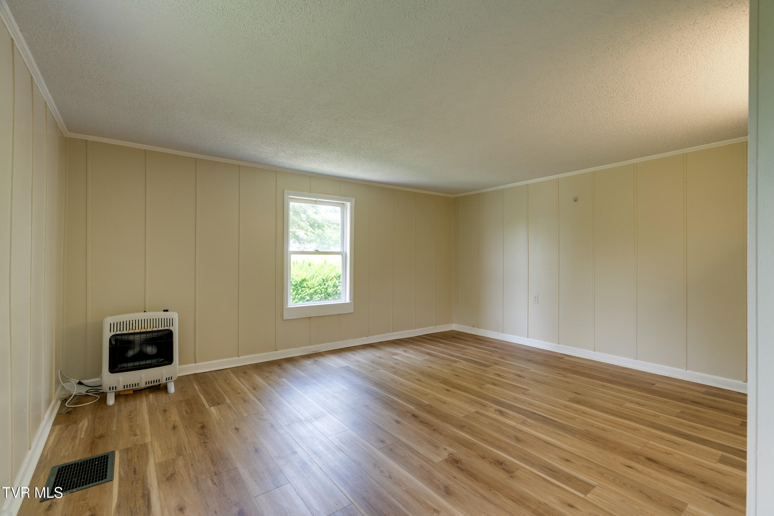 208 Buffalo Road Bluff City, TN 37618 - Photo 18 of 90 018