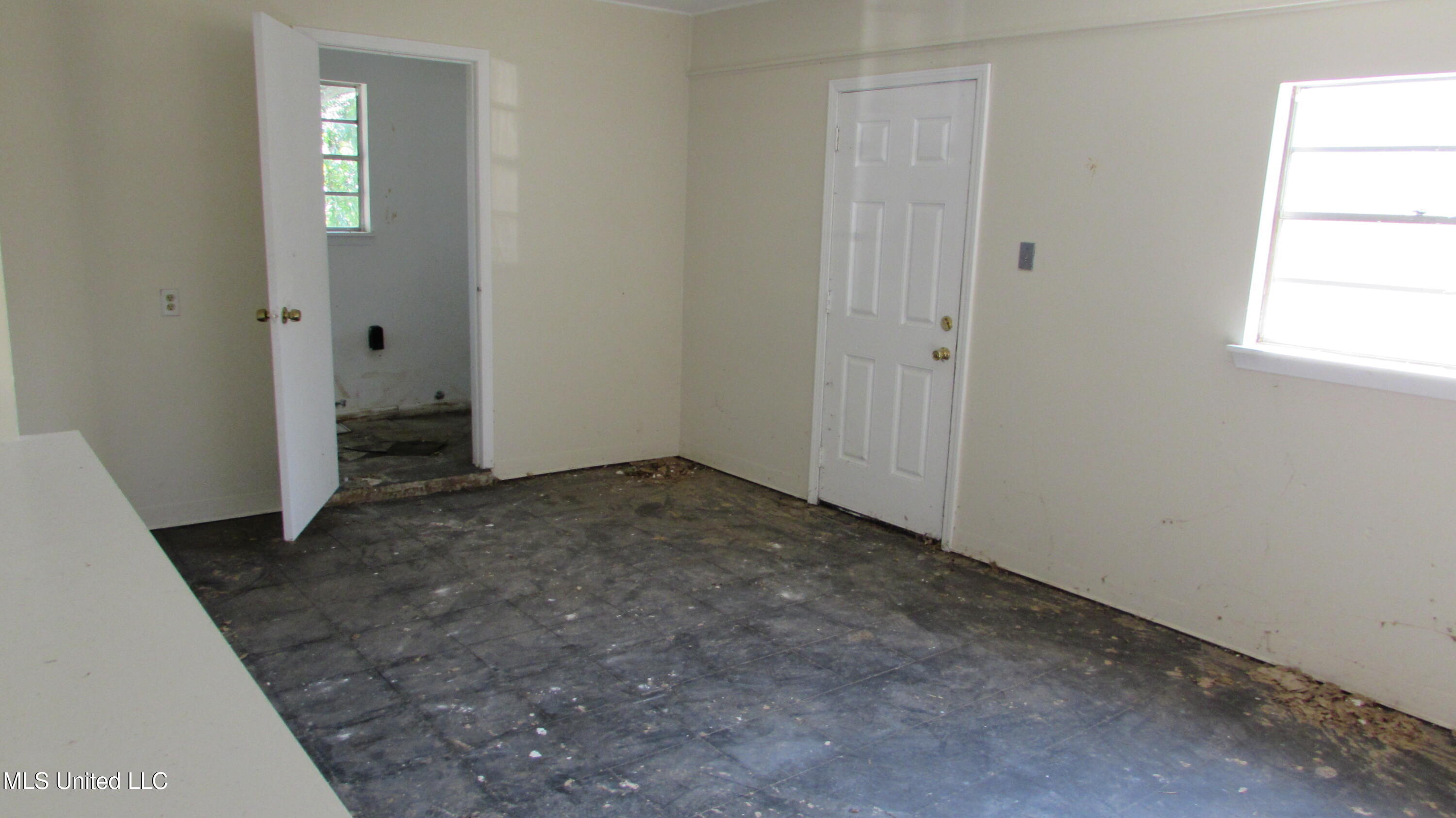 120 Carson Drive Gulfport, MS 39503 - Photo 3 of 12 IMG_1001