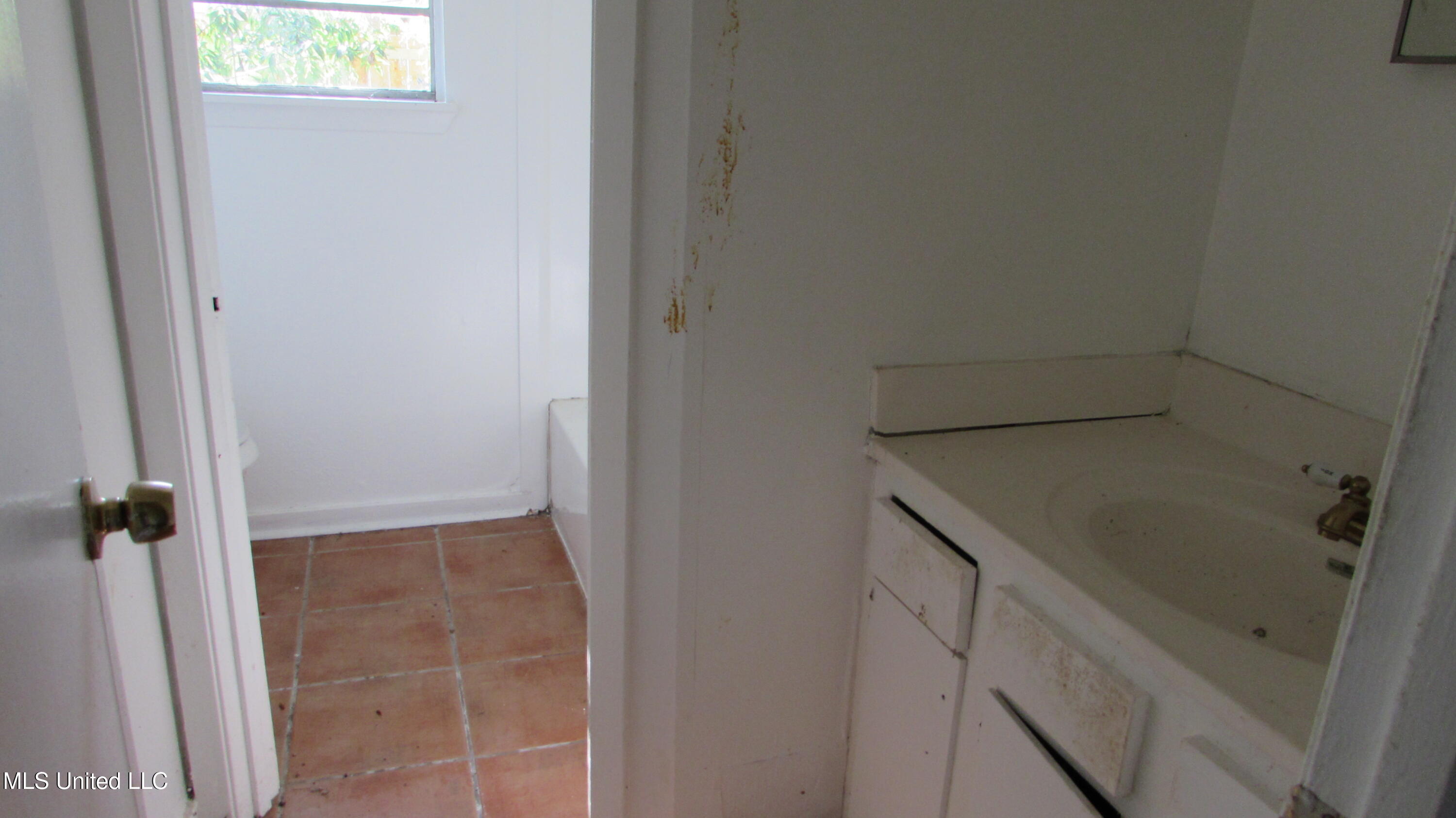 120 Carson Drive Gulfport, MS 39503 - Photo 6 of 12 IMG_1005